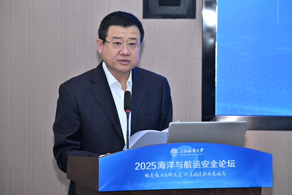 校党委书记宋宝儒致辞