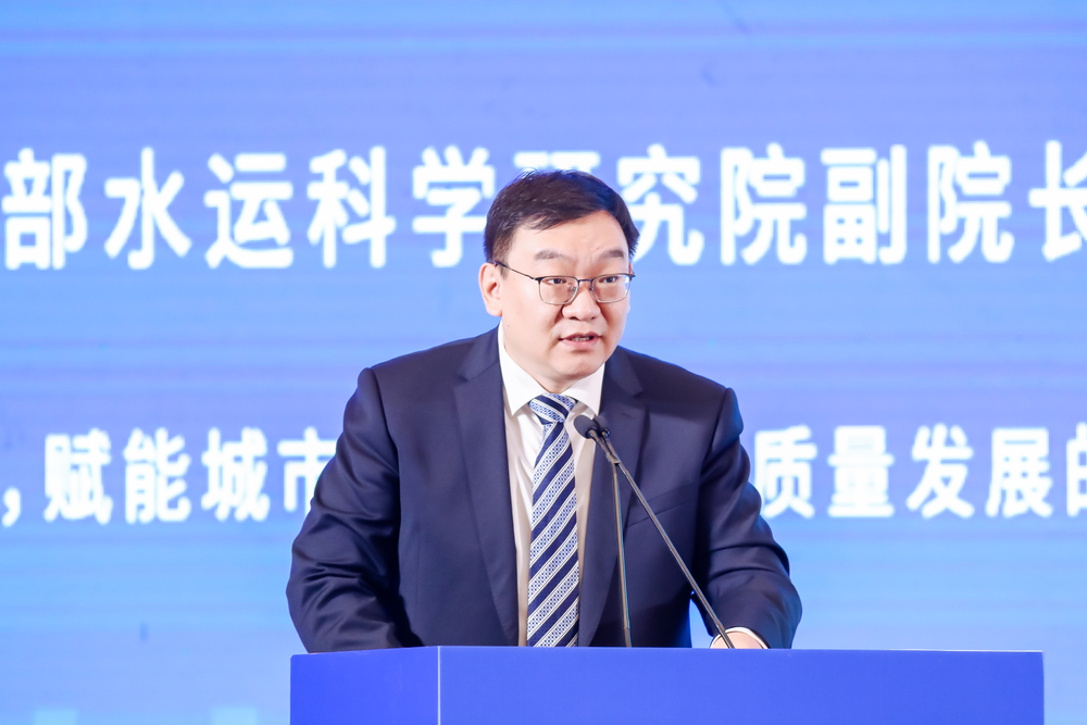 冯玥作主题演讲