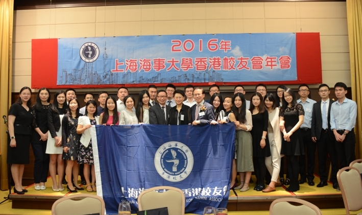 2000年后入学校友代表合影