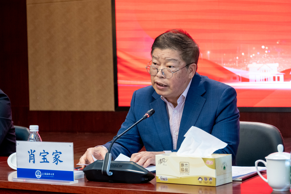 校关工委常务副主任肖家宝通报工作