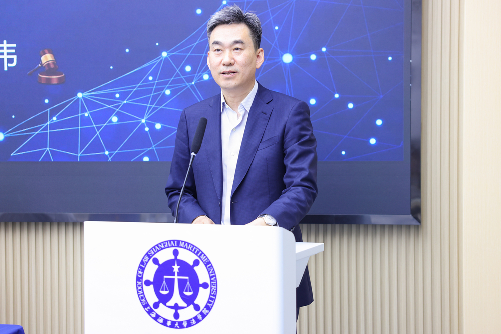 初北平校长主持讲座