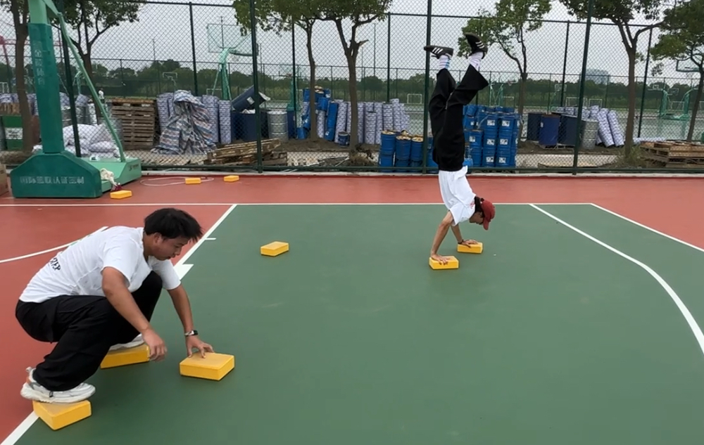 “趣味运动展活力，青春激昂迎华诞”趣味定向赛