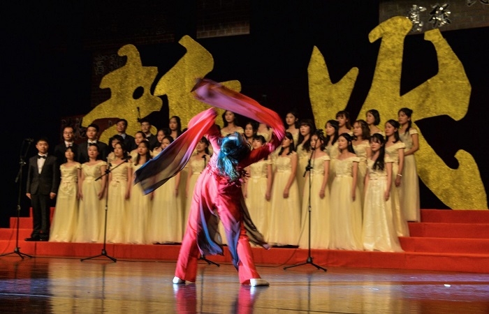 “新火”青春风采五四歌会现场