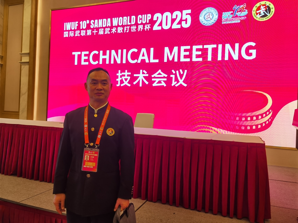 体育教学部周乐其老师