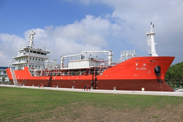 上海海事大学“吴淞”号特种模拟船