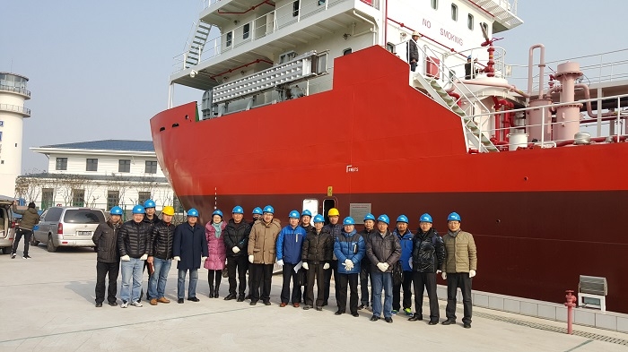 2016年1月19日，组合式液货模拟教学船顺利通过校级专家组验收