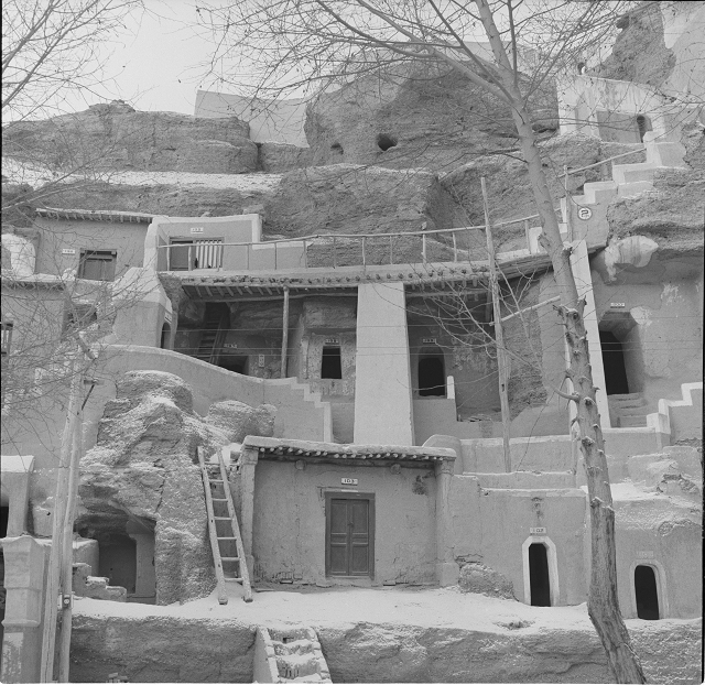 高窟第194-200窟地段-洞窟加固前现状-1956年