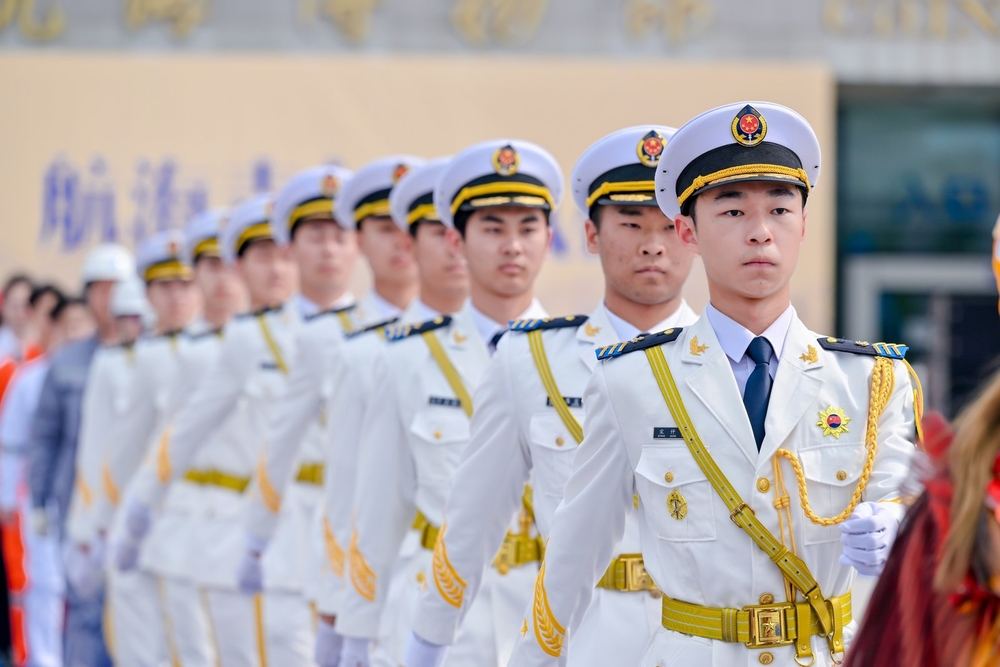 仪仗队展现航海青年风采