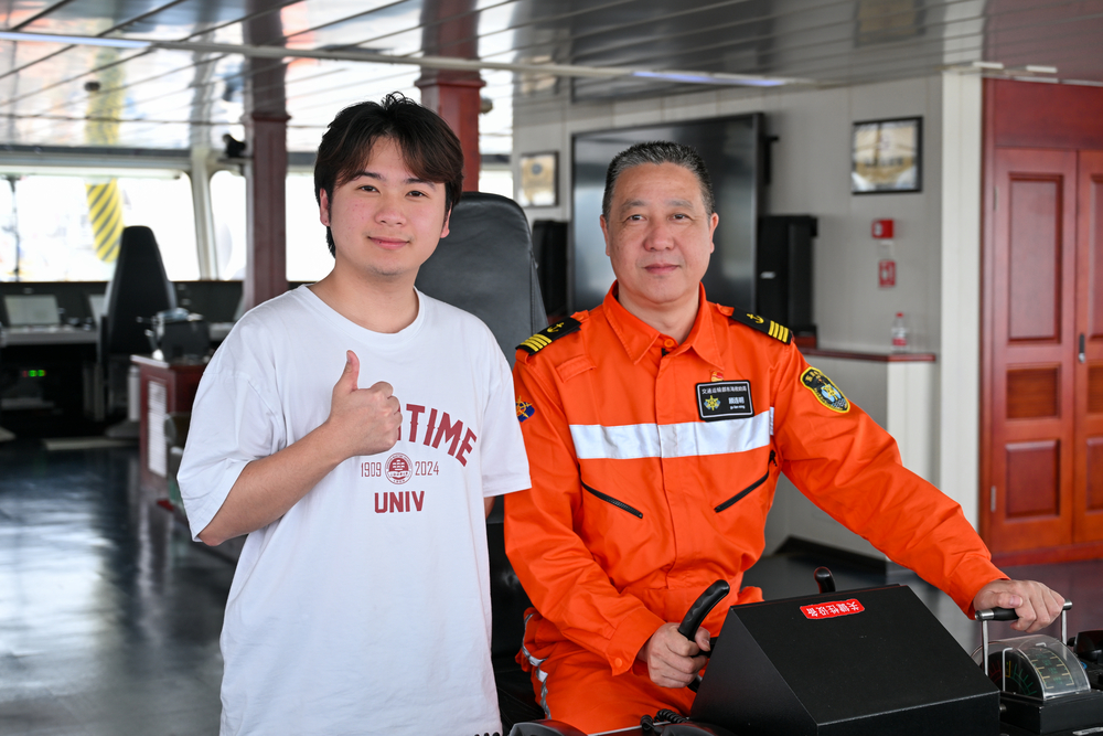 采访顾连明船长