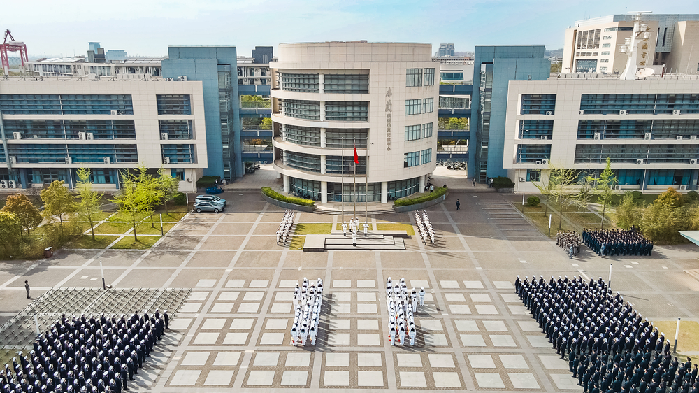 学生准军事化管理成果汇报展示活动现场