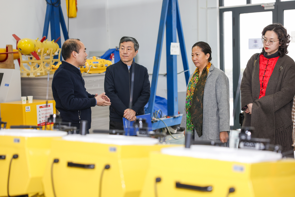 参观智能海事搜救与水下机器人上海工程技术研究中心