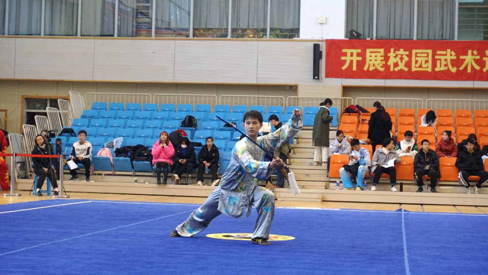 男子太极剑： 姚光耀