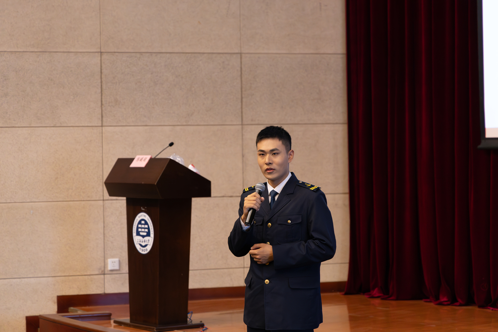 《2024中国诗词大会》选手、商船学院李柯霆分享诗词感悟