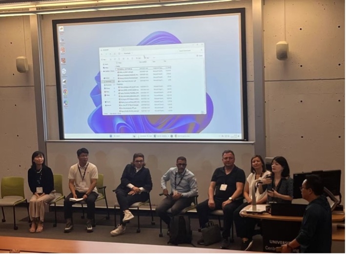 问答节讲者与听众互动