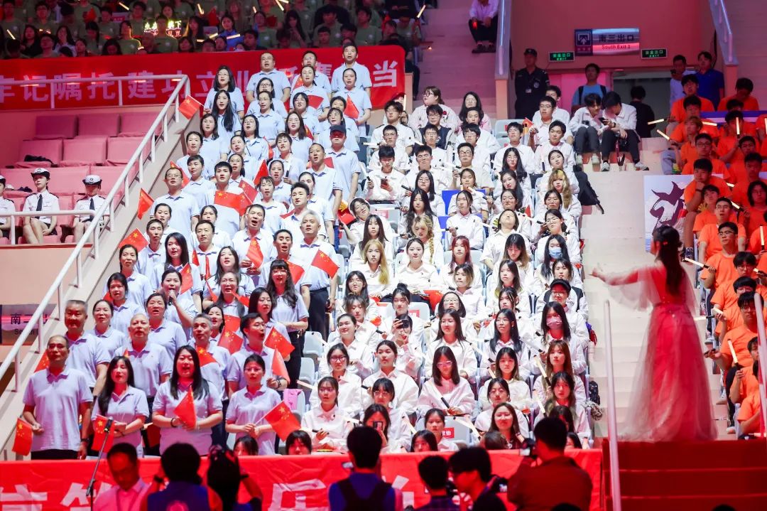 资产经营有限公司党总支《走进新时代》