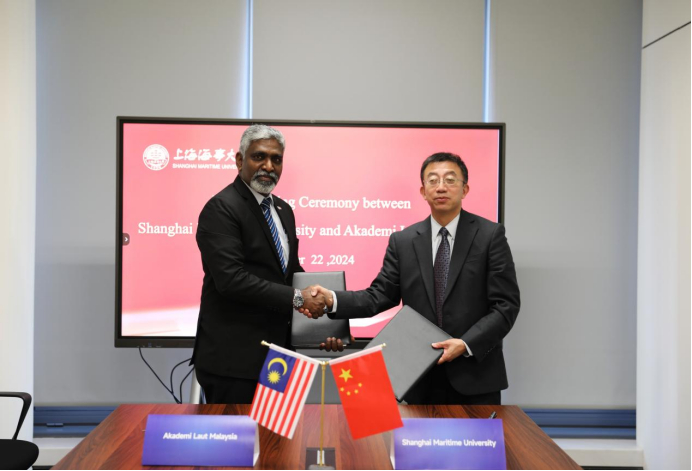 学校与马来西亚海事学院签署合作备忘录