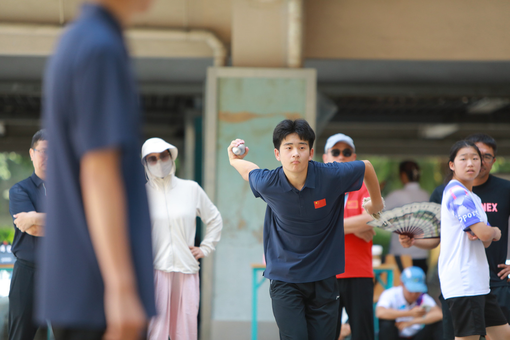 小金属男子三人赛