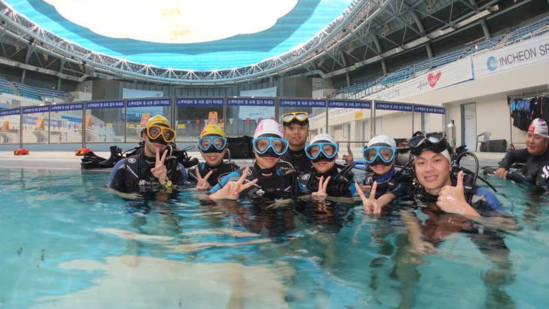 参观2014年亚运会游泳馆及潜水体验（韩国仁荷大学暑期学习项目）