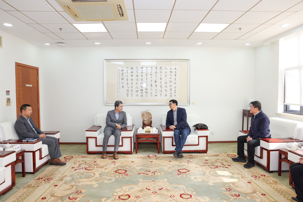 初北平校长会见赵博董事长一行