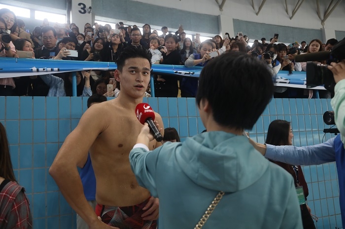 孙杨在赛后接受媒体采访