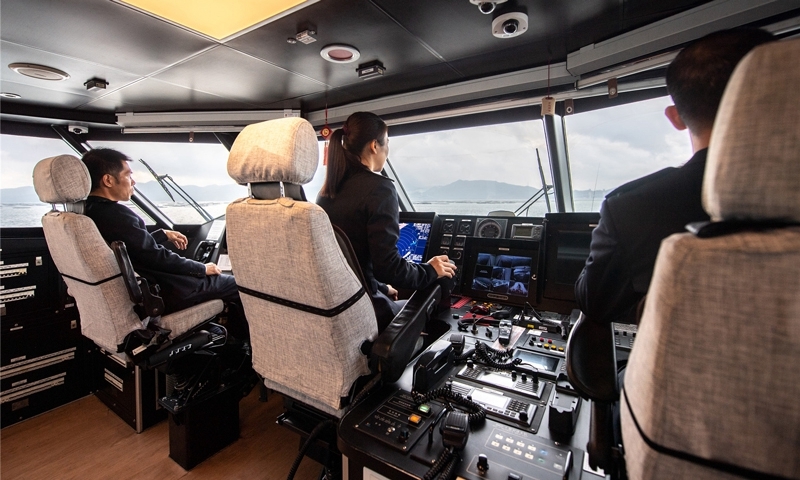 迅隆7号高速客船驾驶舱