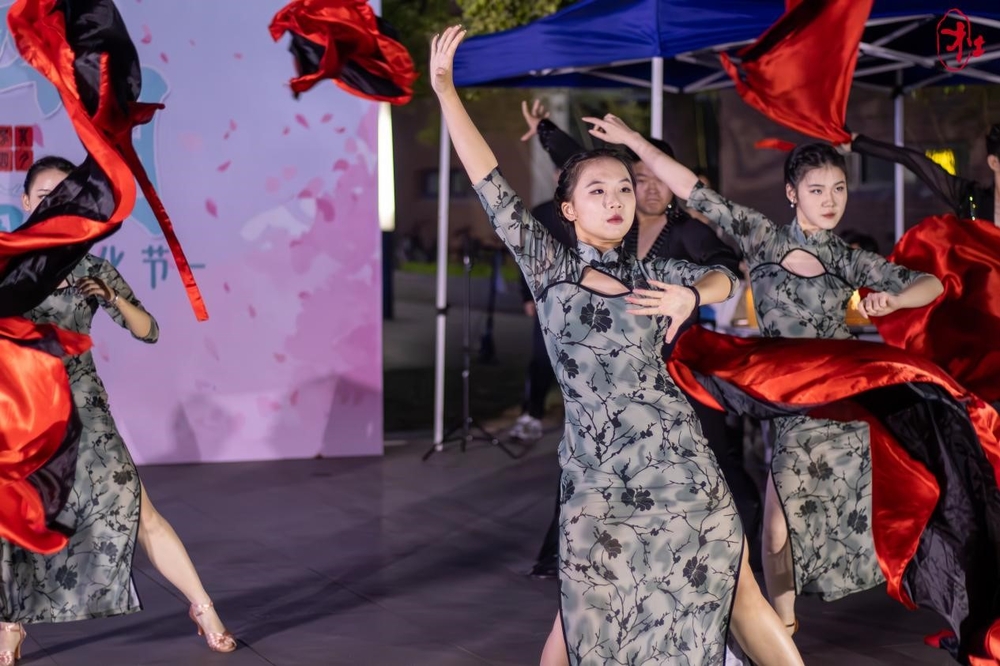 舞蹈类节目表演