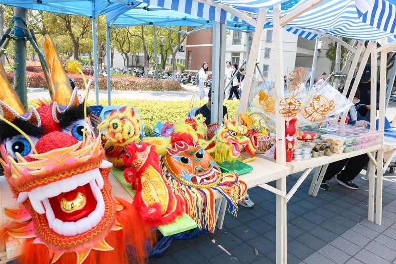 太仓市龙狮制作展示摊位