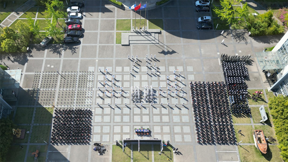 仪仗队、旗语队、鼓乐队联合展演