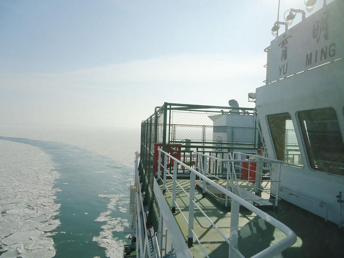 同学们快拉响远征的汽笛