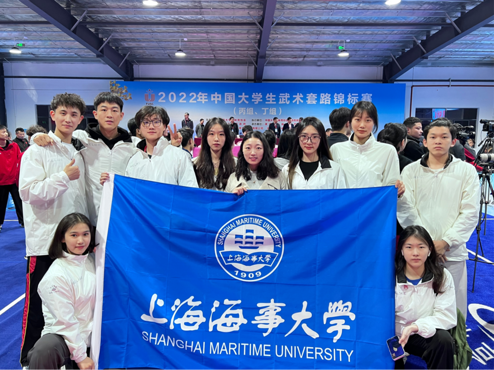 图三 参赛人员合影