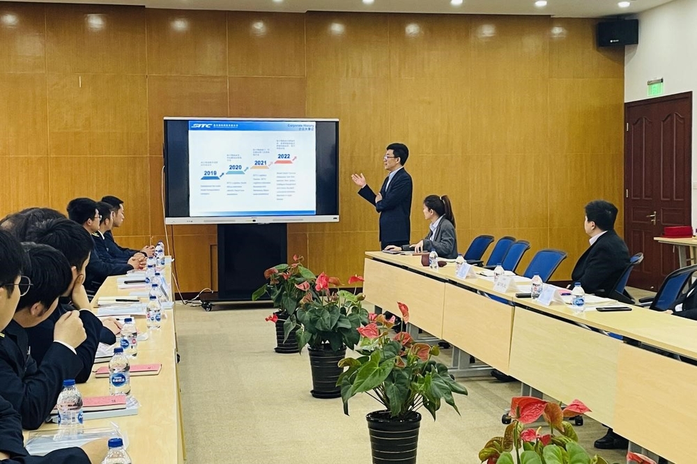 海丰国际执行董事薛明元讲解公司概况