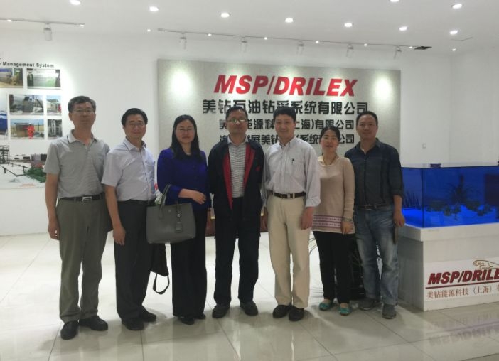 团队成员到企业技术交流