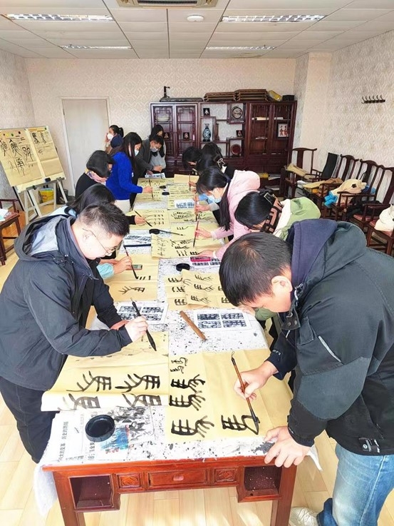 教工书法协会每周活动现场