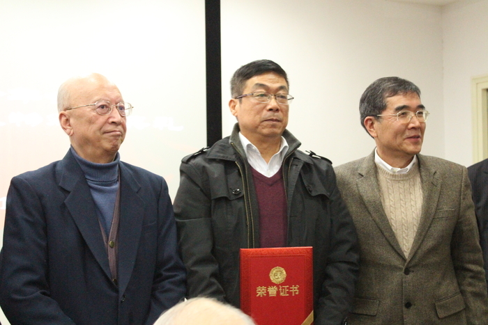 荣获“2015年度上海市外语杰出人物”称号