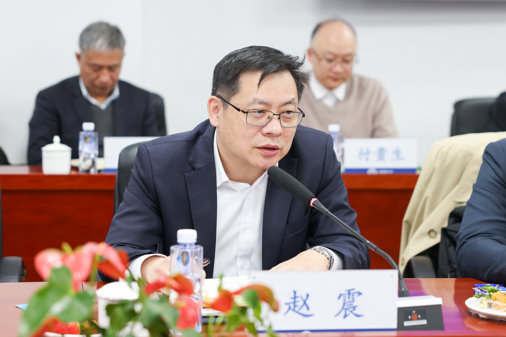 上海市教育委员会副主任赵震致辞