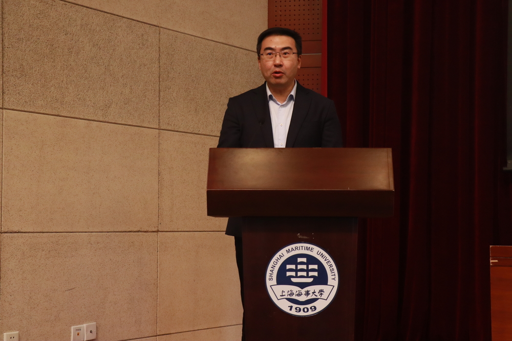 研究生院兼青岛研究院院长杨斌致欢迎词