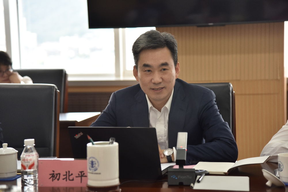 初北平校长发言