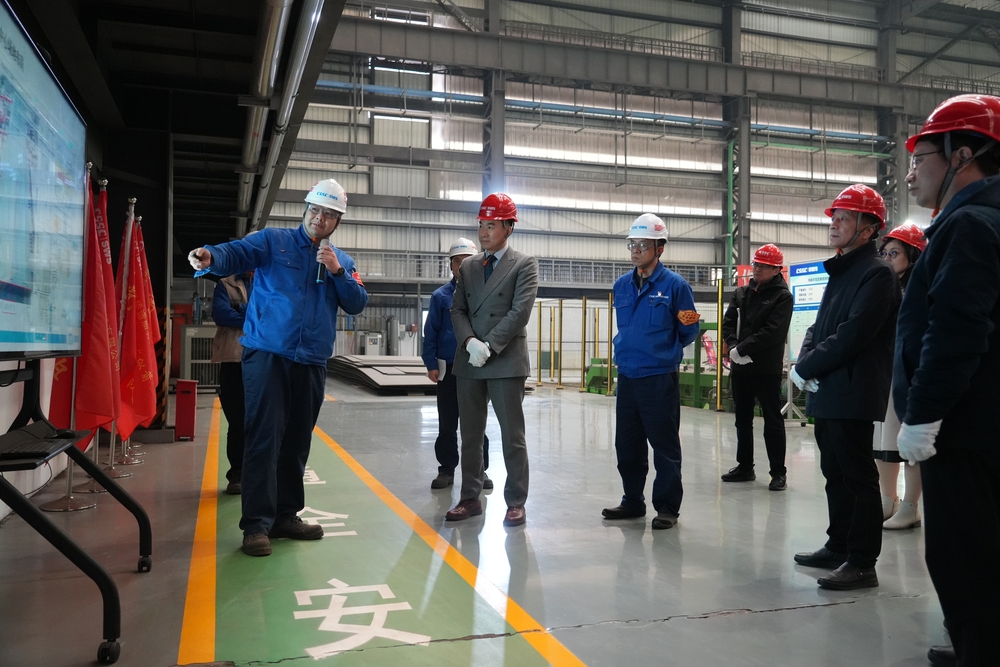 参观薄板车间