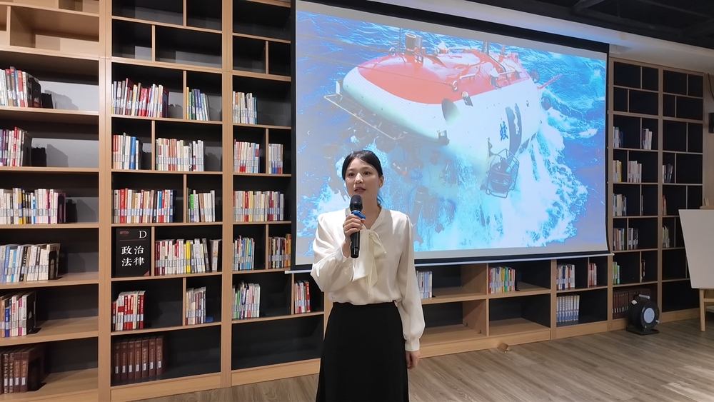 经济管理学院辅导员孟阳开展主题班会