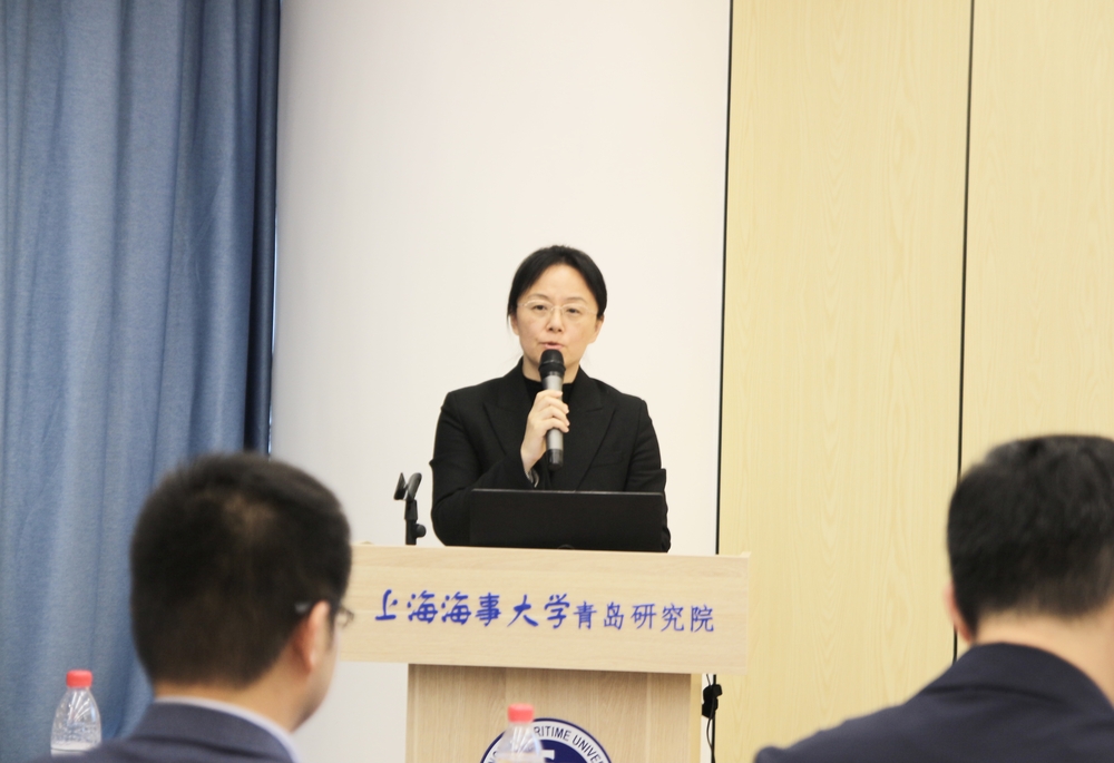 黄睿副主任为研究生们作市北区人才政策宣讲